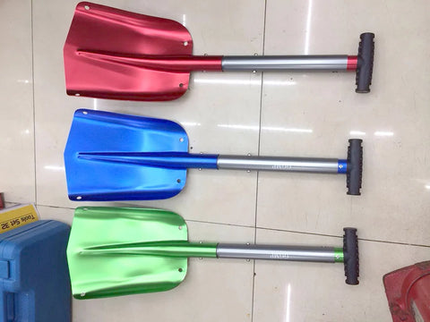Foldable Emergency Snow Shovel with Extendable Aluminum Handle – Lightweight, Compact & Durable for Car, Camping, Ski, or Garden Use